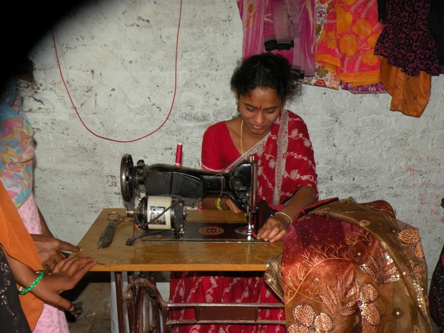 Free Tailoring Center - Kesamudram (2).JPG